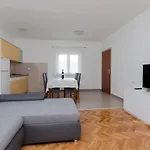 Slavica דירה *