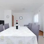 דירה Slavica