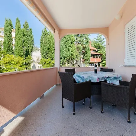 Slavica Apartament Lopar