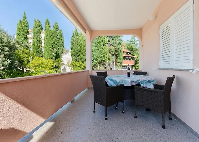 Slavica Apartman Lopar
