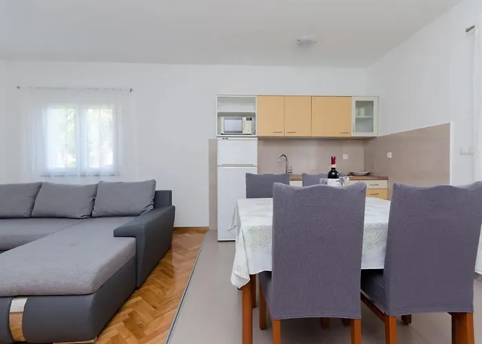 Slavica Apartman *